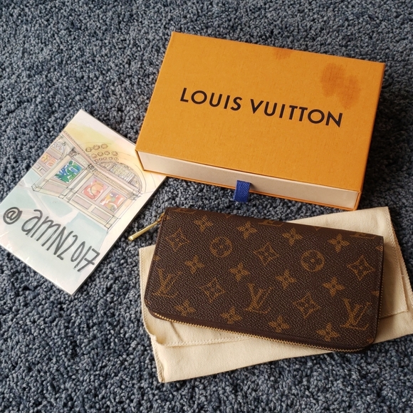 Louis Vuitton Monogram Zippy Wallet - Picture 11 of 13